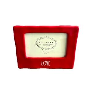 💕 NWOT Rae Dunn Artesian Collection by Magnenta 4x6 red photo frame